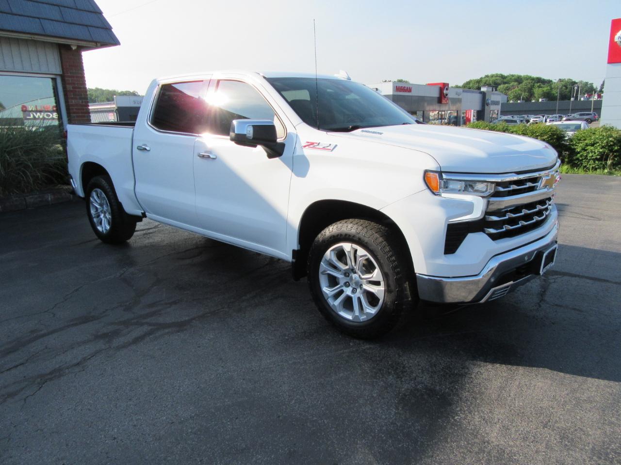 Chevrolet Silverado 1500 LTZ Crew Cab 4WD 2023