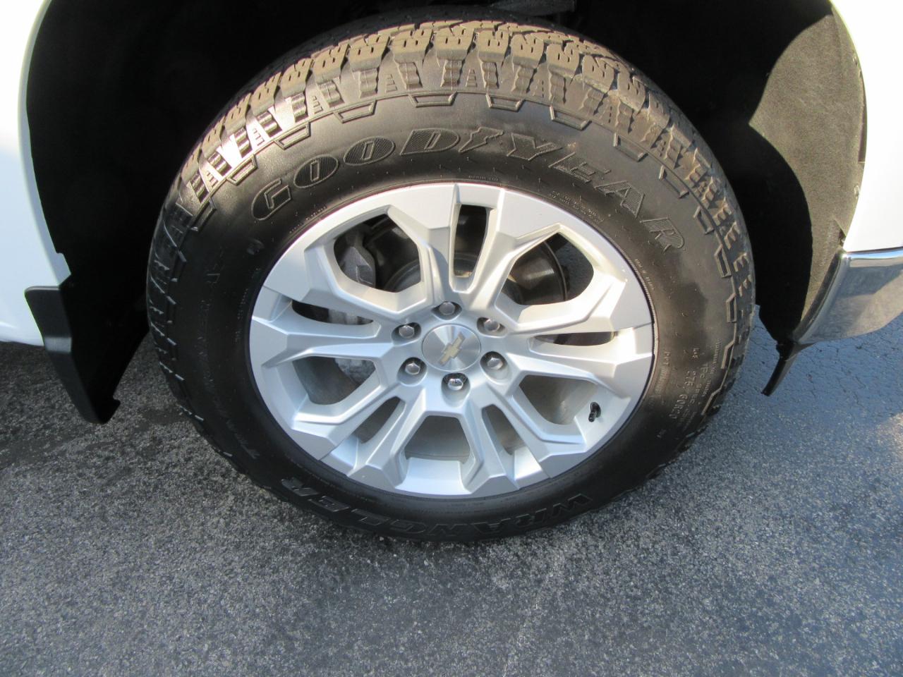 Chevrolet Silverado 1500 LTZ Crew Cab 4WD 2023