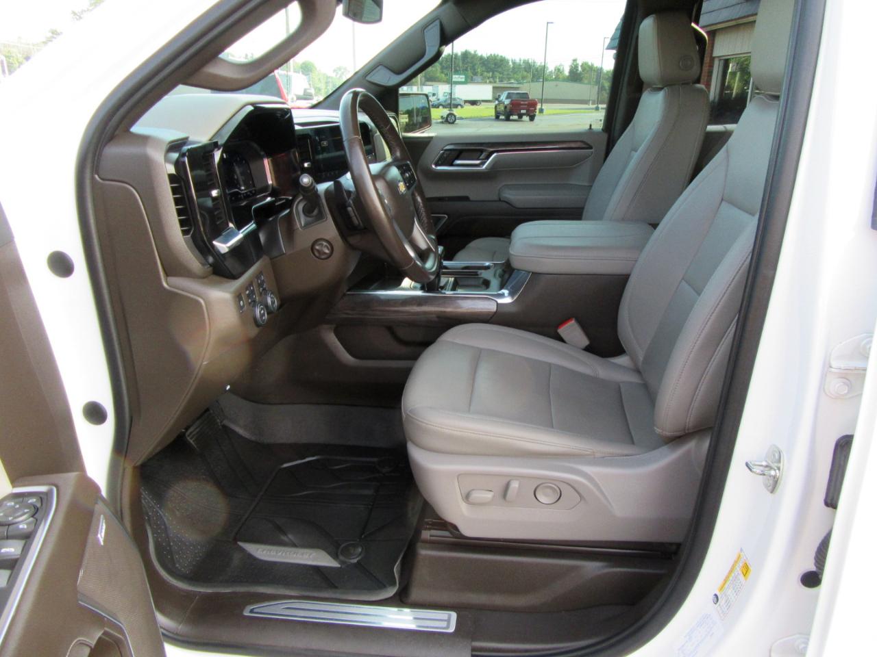 Chevrolet Silverado 1500 LTZ Crew Cab 4WD 2023