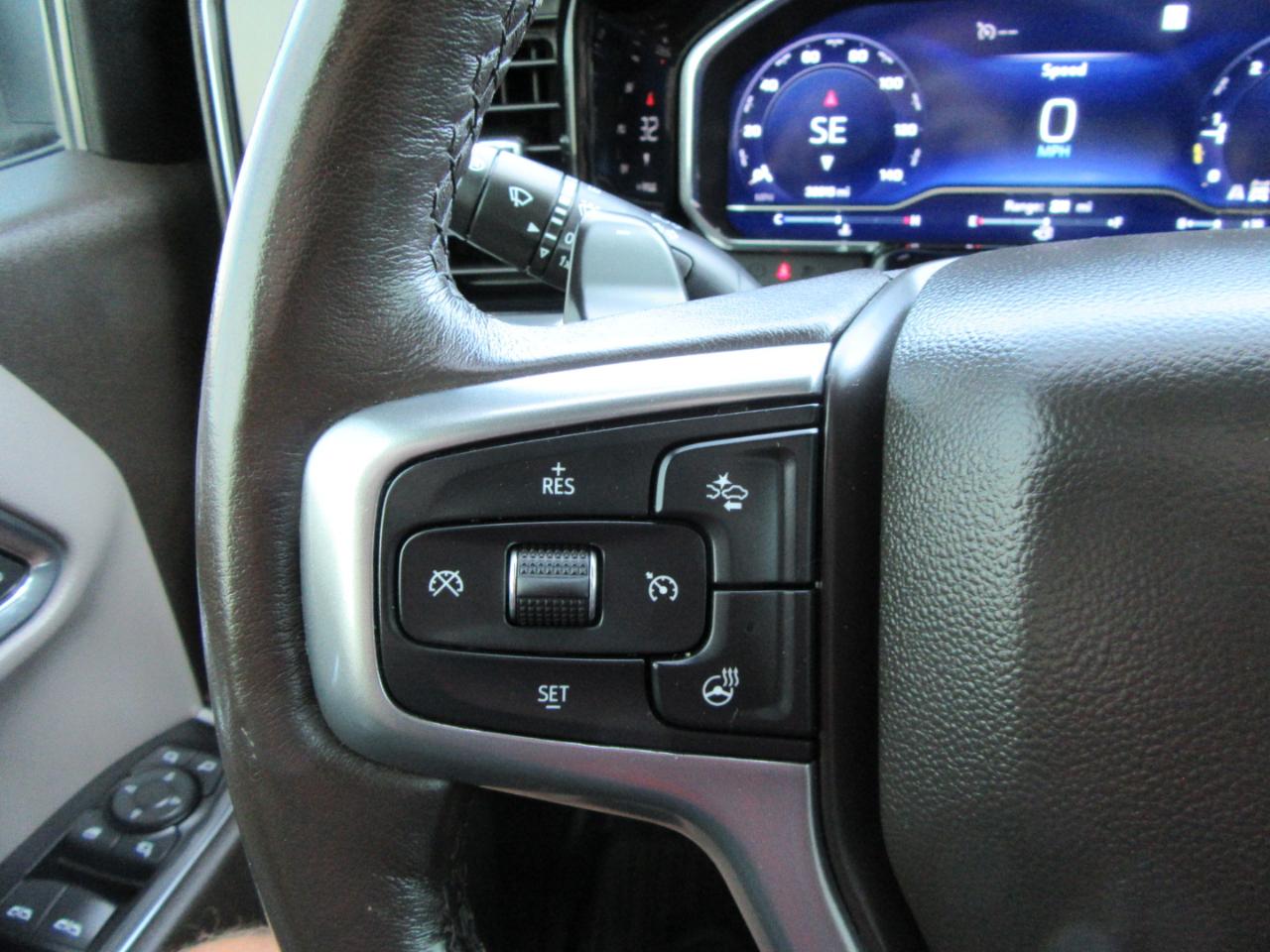 Chevrolet Silverado 1500 LTZ Crew Cab 4WD 2023