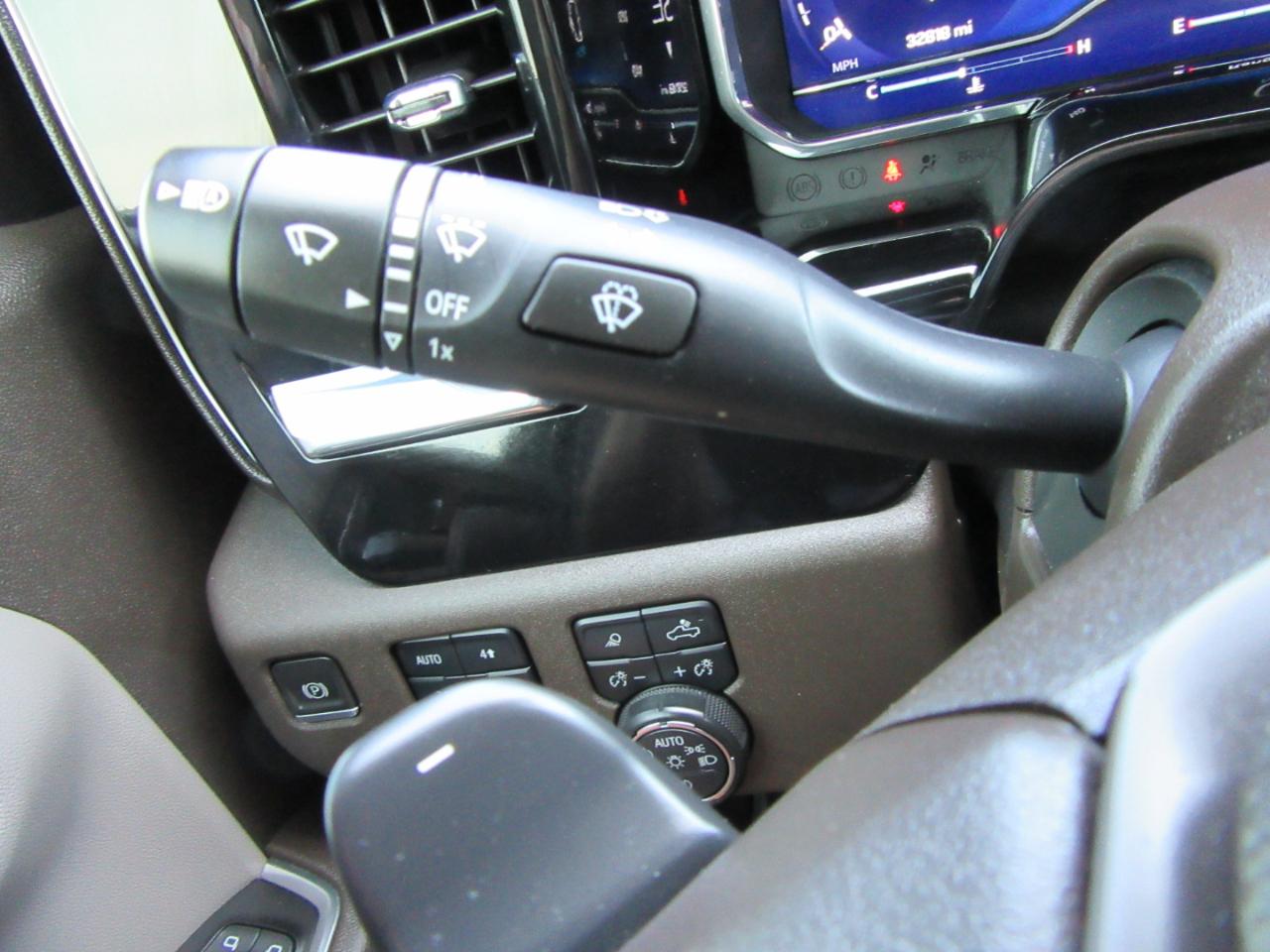 Chevrolet Silverado 1500 LTZ Crew Cab 4WD 2023