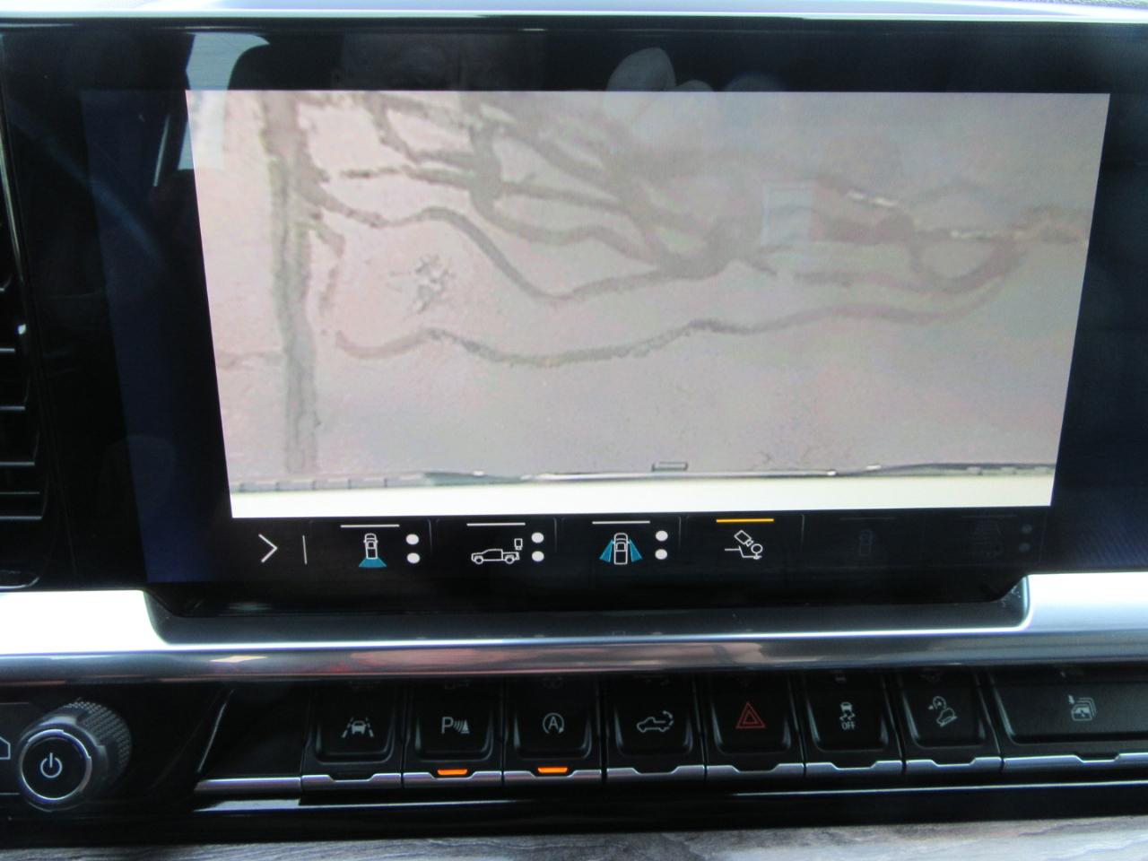 Chevrolet Silverado 1500 LTZ Crew Cab 4WD 2023