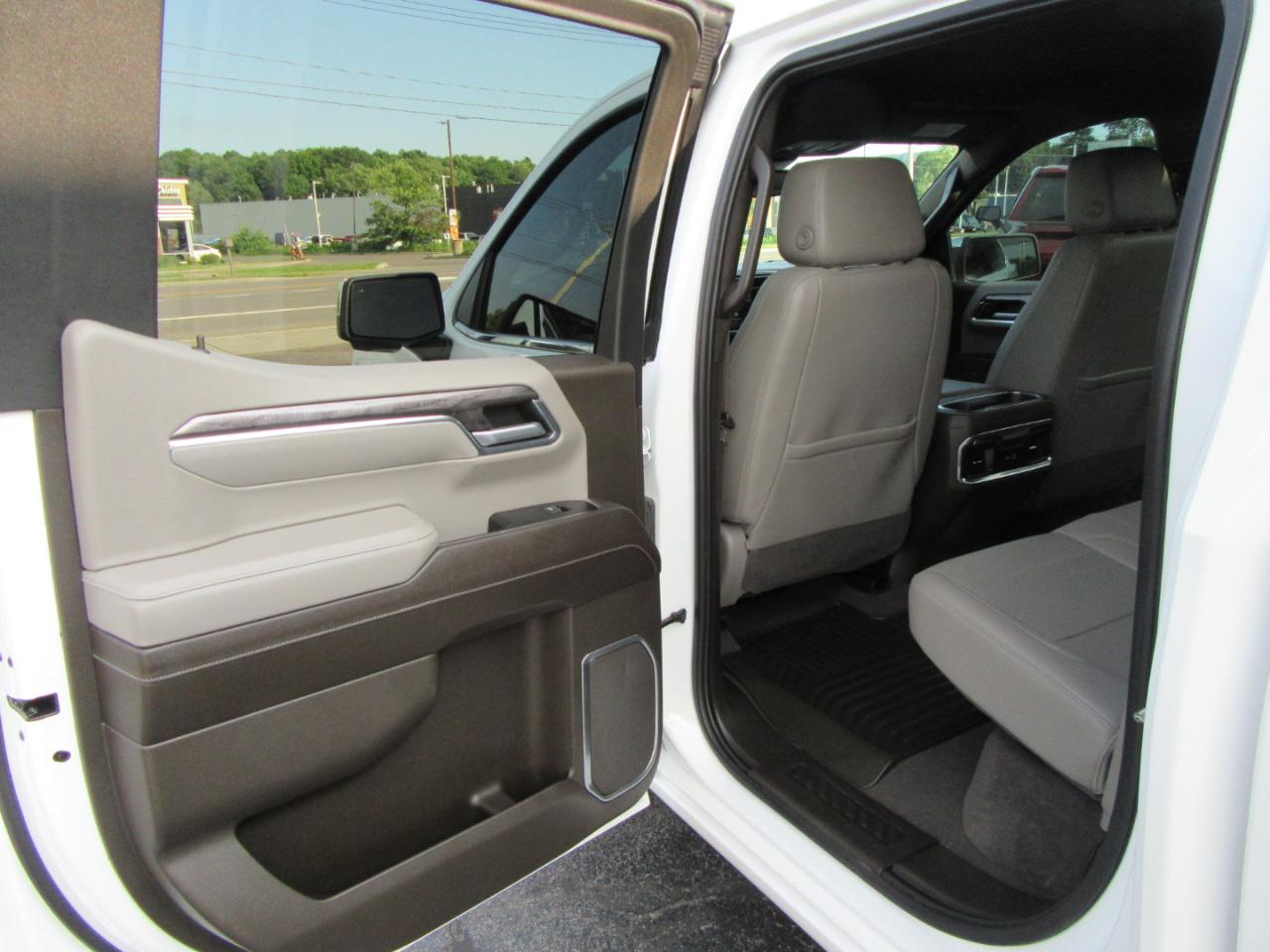 Chevrolet Silverado 1500 LTZ Crew Cab 4WD 2023