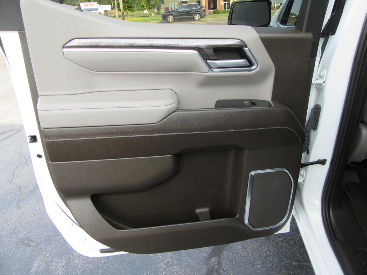 Chevrolet Silverado 1500 LTZ Crew Cab 4WD 2023