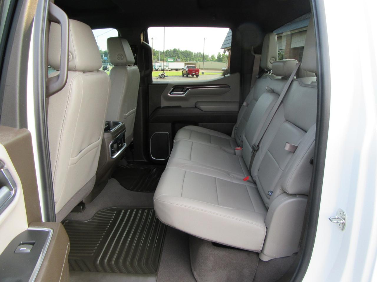 Chevrolet Silverado 1500 LTZ Crew Cab 4WD 2023