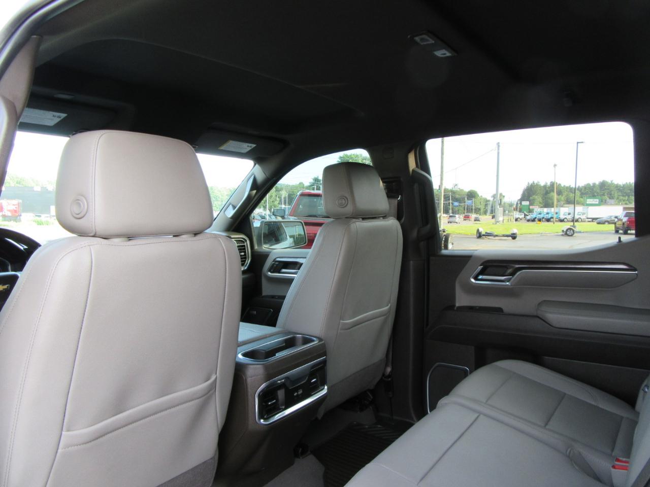 Chevrolet Silverado 1500 LTZ Crew Cab 4WD 2023