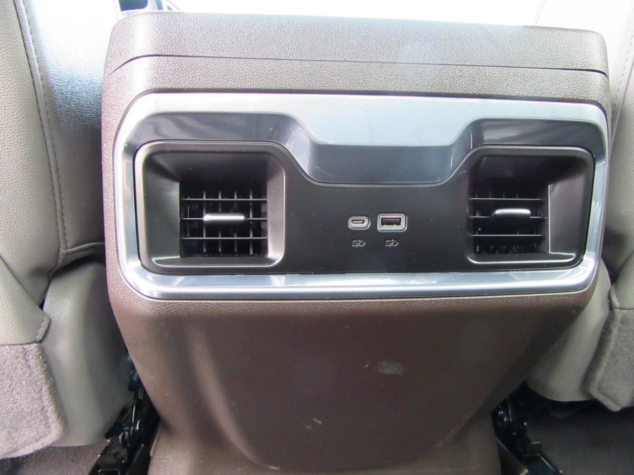 Chevrolet Silverado 1500 LTZ Crew Cab 4WD 2023