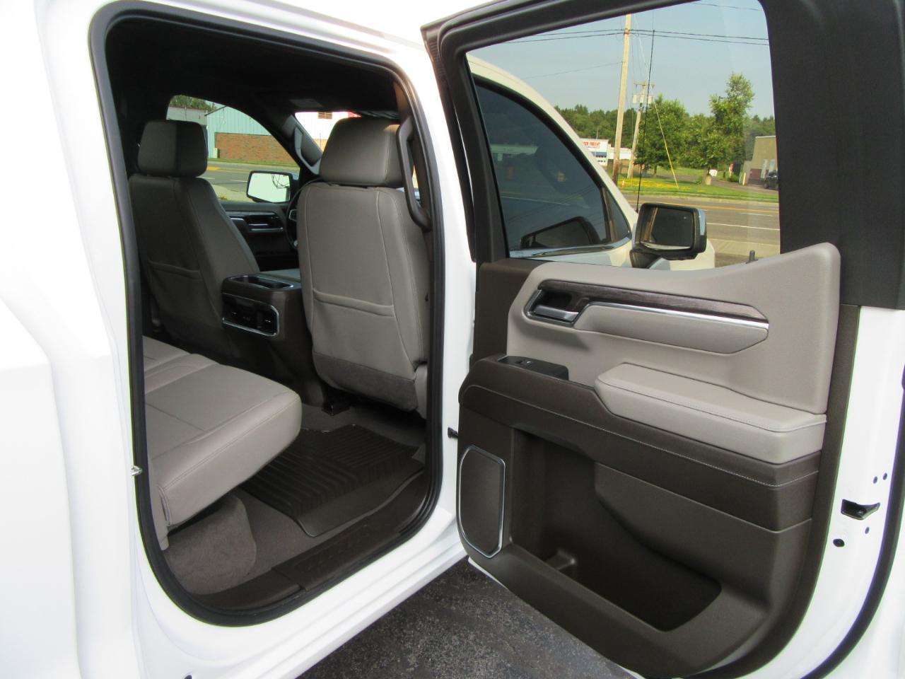Chevrolet Silverado 1500 LTZ Crew Cab 4WD 2023