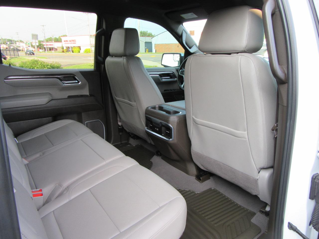 Chevrolet Silverado 1500 LTZ Crew Cab 4WD 2023