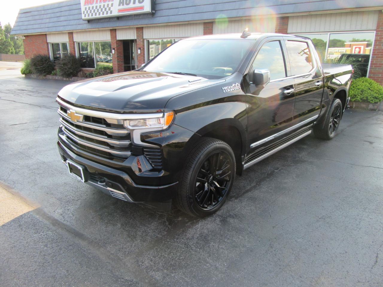 Chevrolet Silverado 1500 High Country Crew Cab 4WD 2024