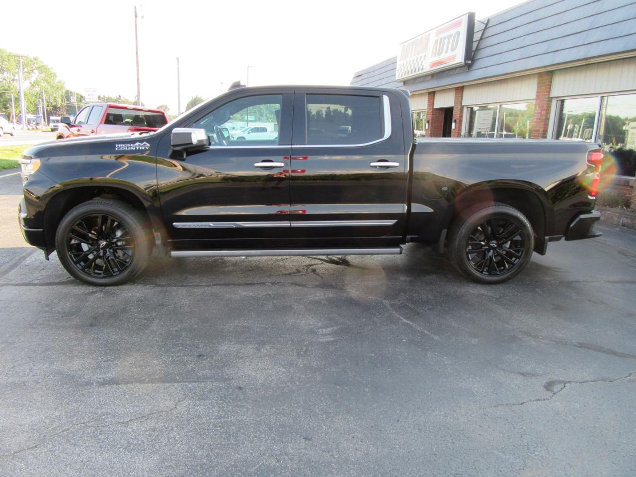 Chevrolet Silverado 1500 High Country Crew Cab 4WD 2024