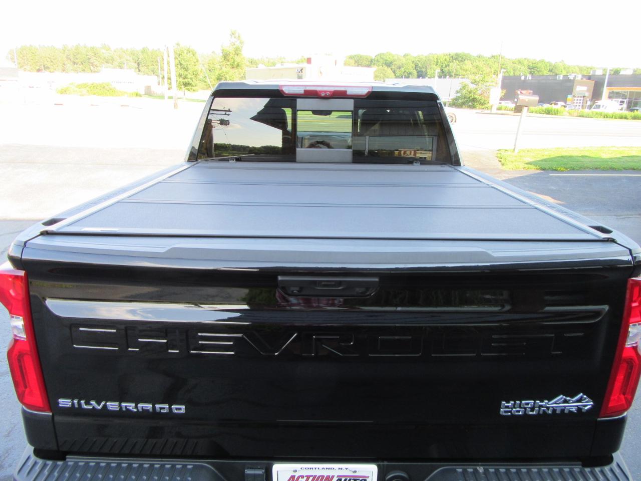 Chevrolet Silverado 1500 High Country Crew Cab 4WD 2024