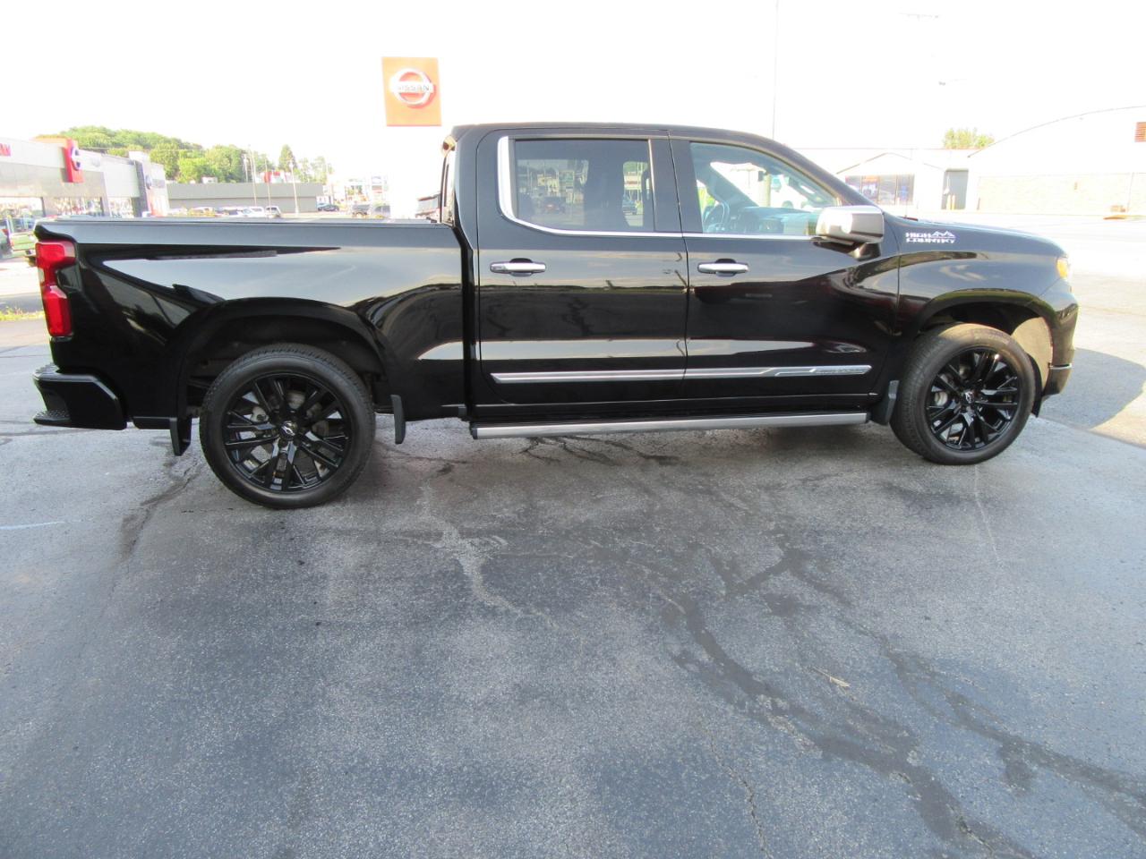 Chevrolet Silverado 1500 High Country Crew Cab 4WD 2024