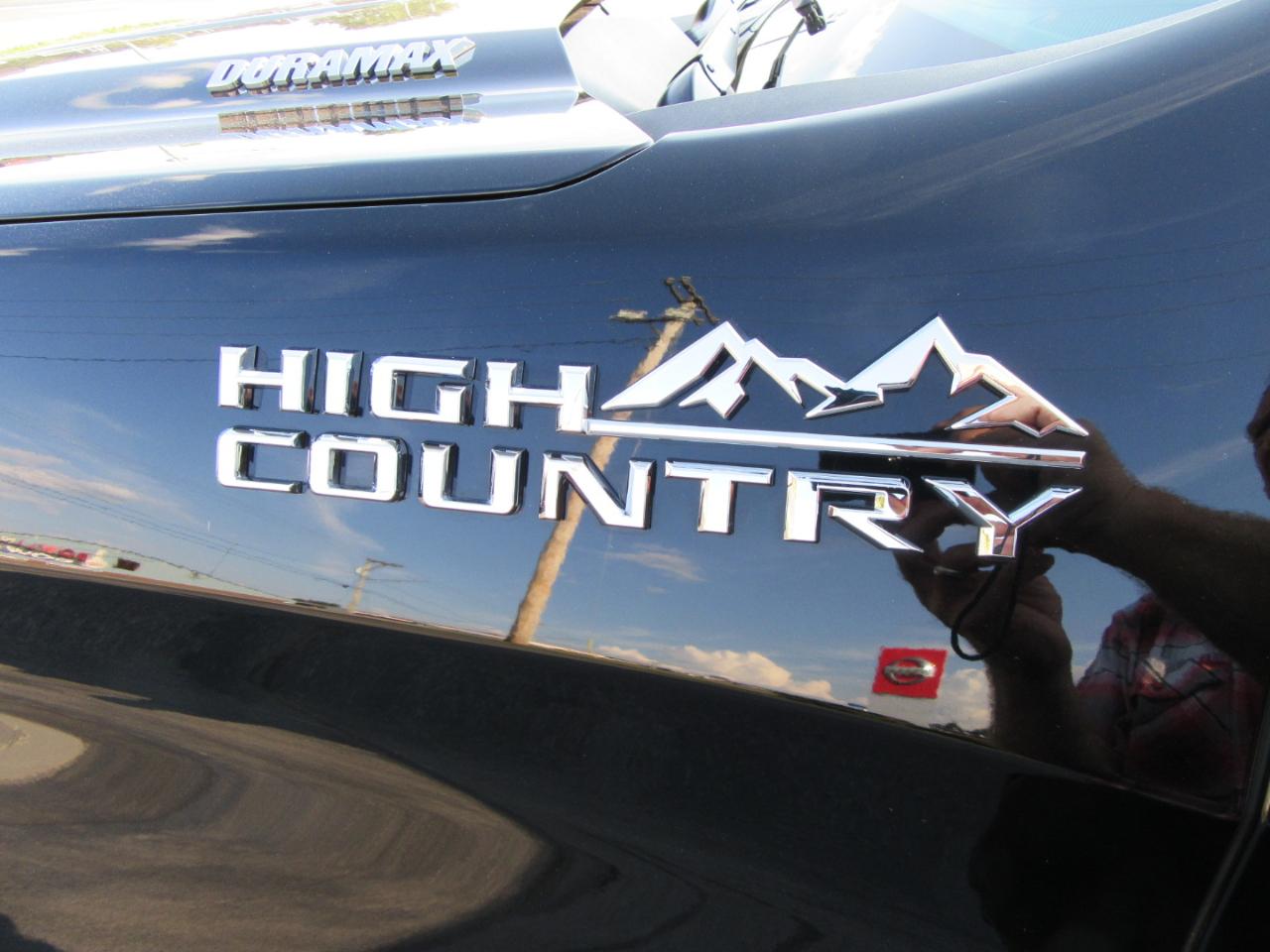 Chevrolet Silverado 1500 High Country Crew Cab 4WD 2024