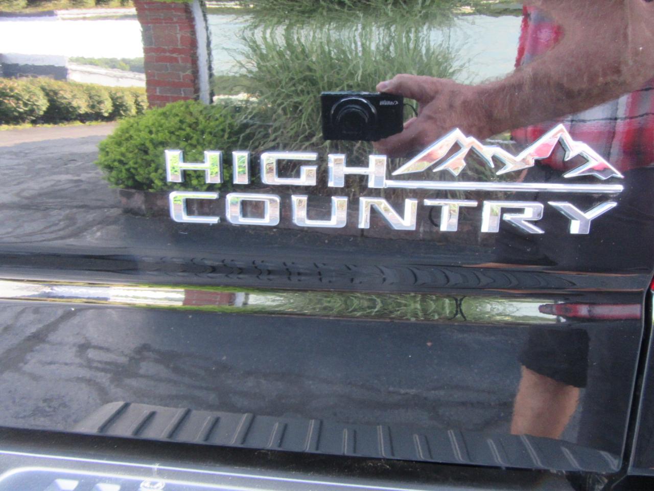 Chevrolet Silverado 1500 High Country Crew Cab 4WD 2024