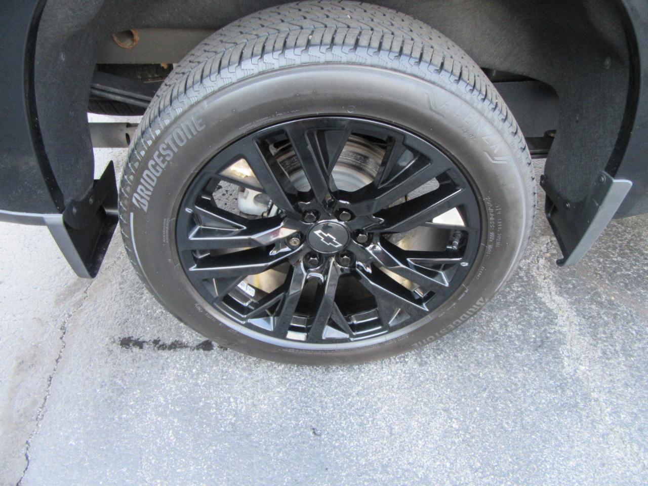 Chevrolet Silverado 1500 High Country Crew Cab 4WD 2024