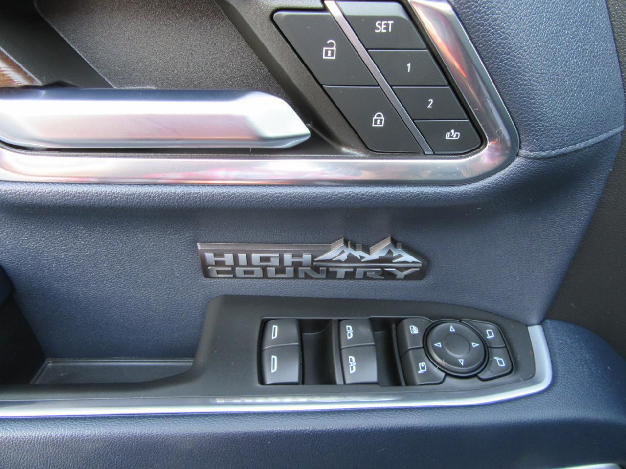 Chevrolet Silverado 1500 High Country Crew Cab 4WD 2024