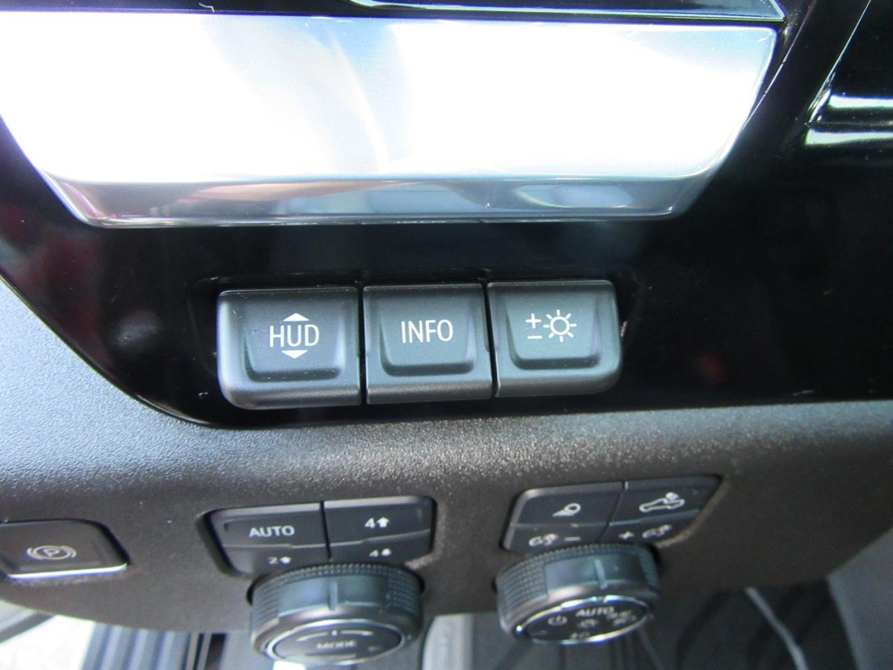 Chevrolet Silverado 1500 High Country Crew Cab 4WD 2024