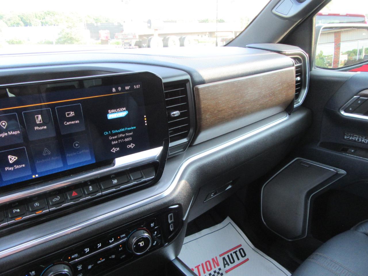 Chevrolet Silverado 1500 High Country Crew Cab 4WD 2024