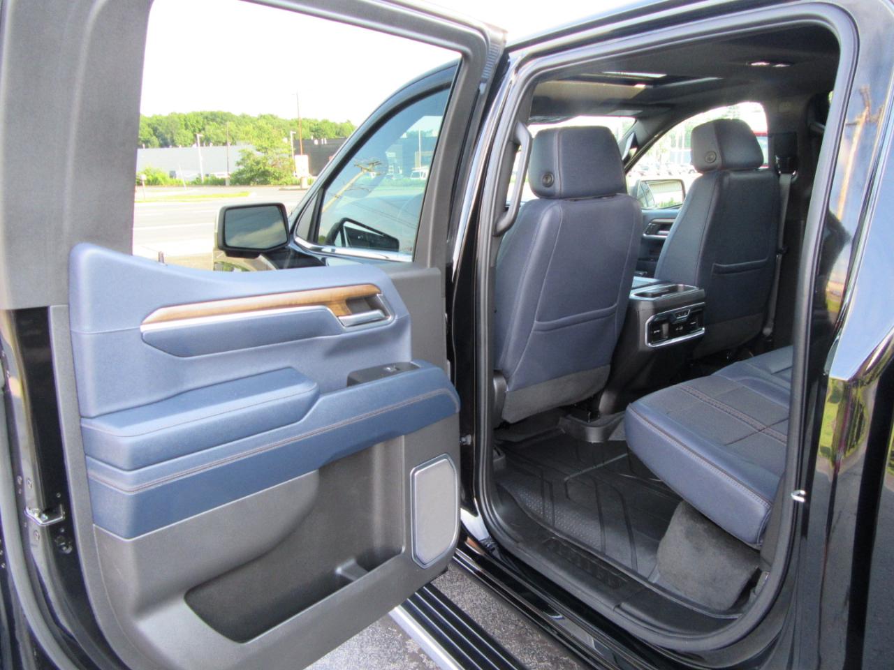 Chevrolet Silverado 1500 High Country Crew Cab 4WD 2024