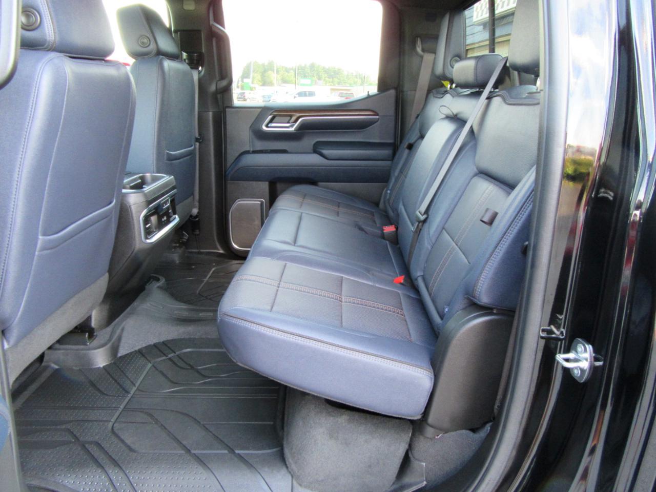 Chevrolet Silverado 1500 High Country Crew Cab 4WD 2024