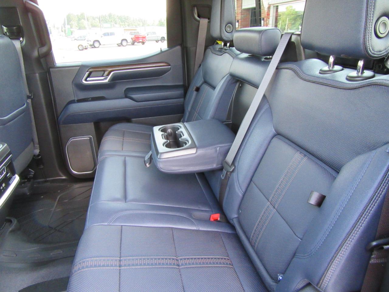 Chevrolet Silverado 1500 High Country Crew Cab 4WD 2024