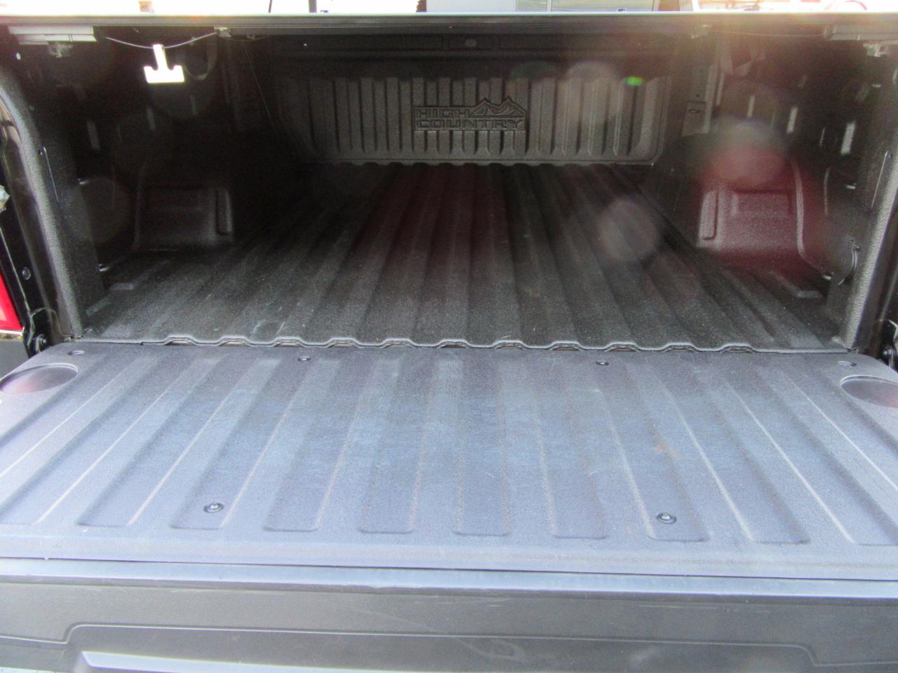 Chevrolet Silverado 1500 High Country Crew Cab 4WD 2024