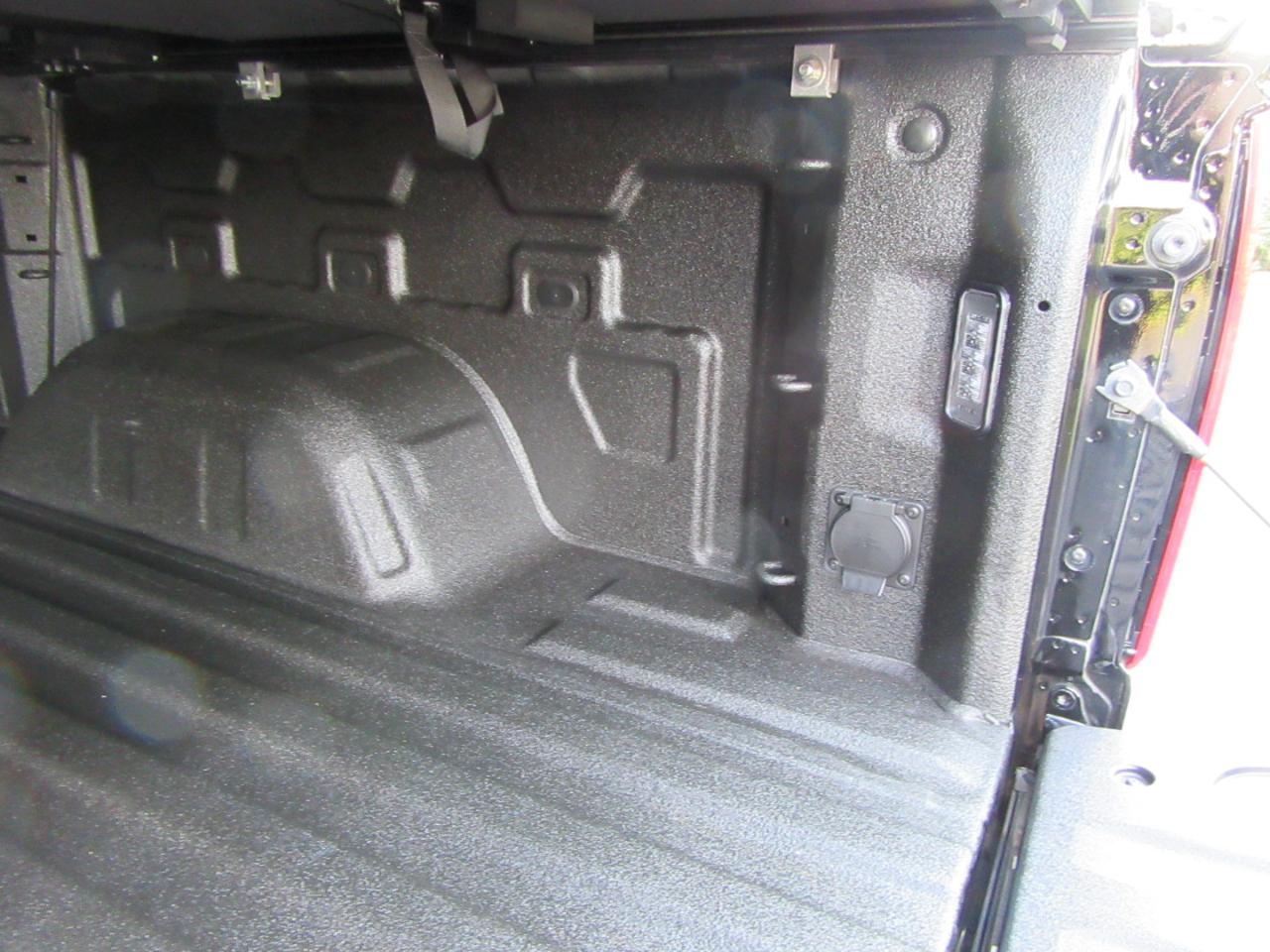 Chevrolet Silverado 1500 High Country Crew Cab 4WD 2024