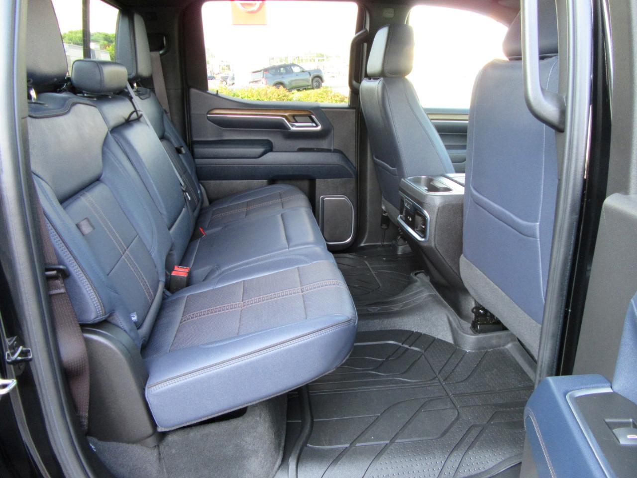 Chevrolet Silverado 1500 High Country Crew Cab 4WD 2024