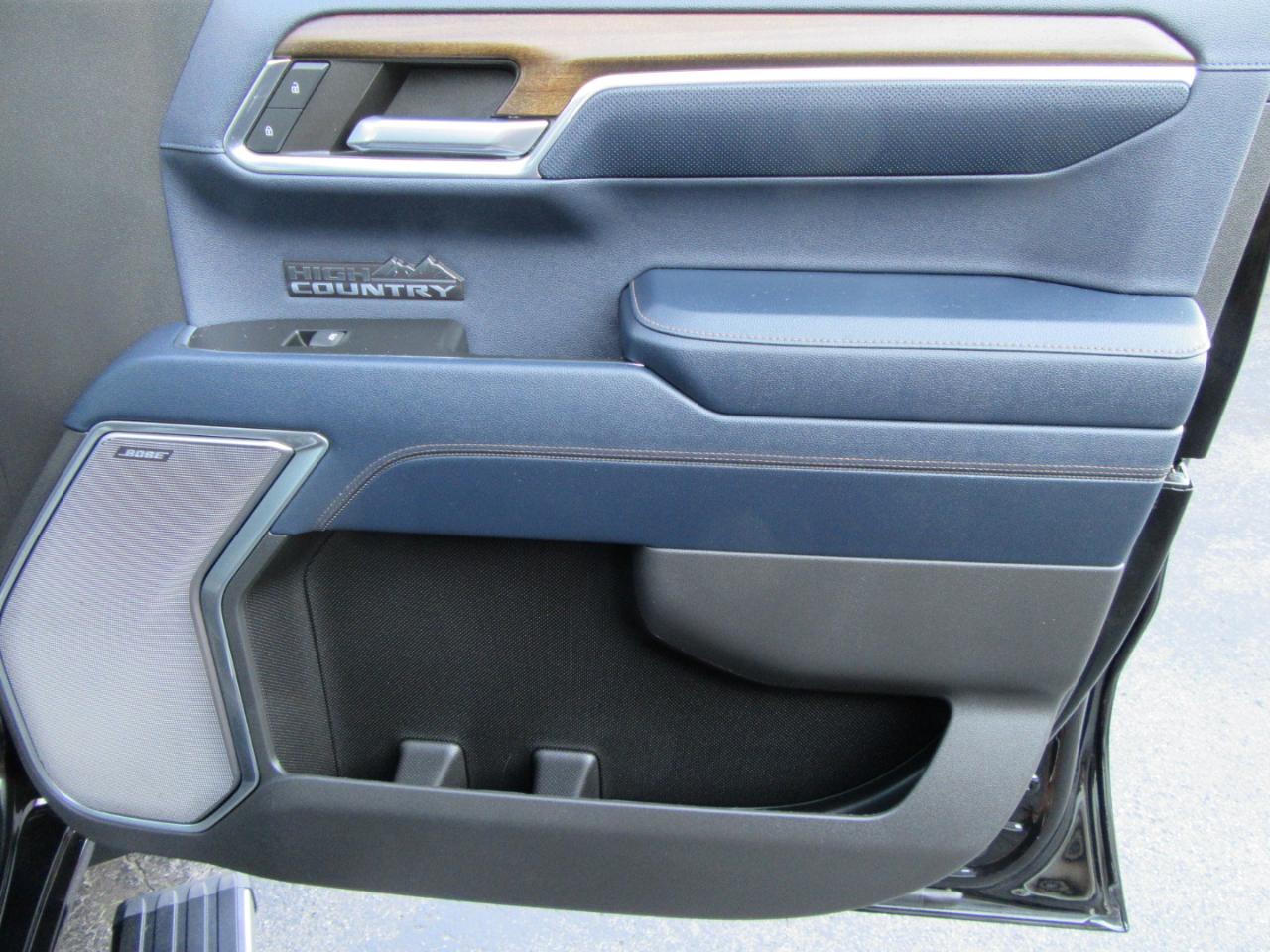 Chevrolet Silverado 1500 High Country Crew Cab 4WD 2024