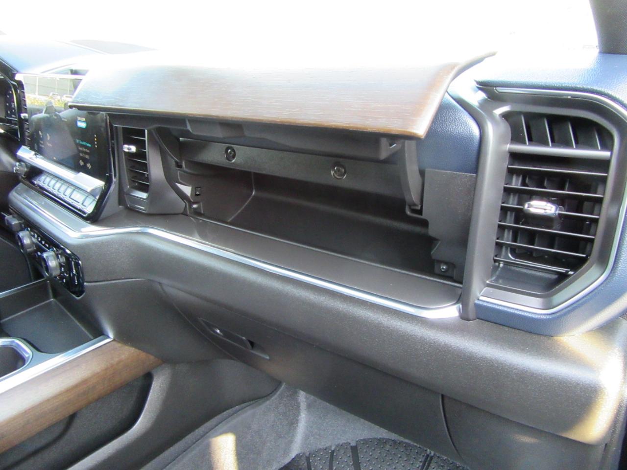 Chevrolet Silverado 1500 High Country Crew Cab 4WD 2024