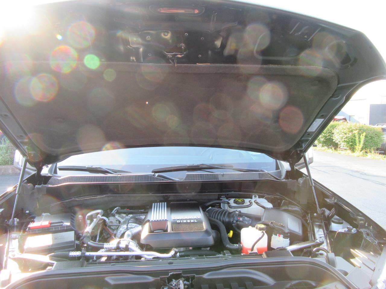 Chevrolet Silverado 1500 High Country Crew Cab 4WD 2024