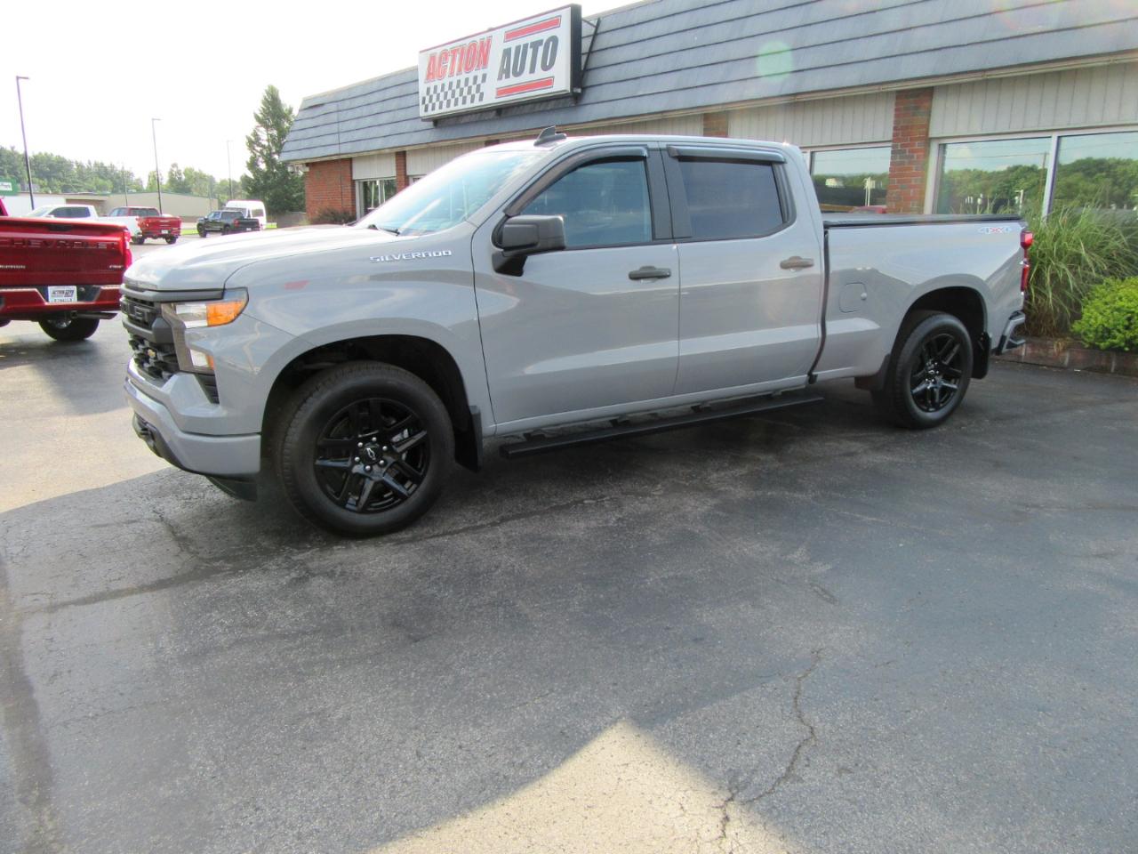 Chevrolet Silverado 1500 Custom Crew Cab 4WD 2024