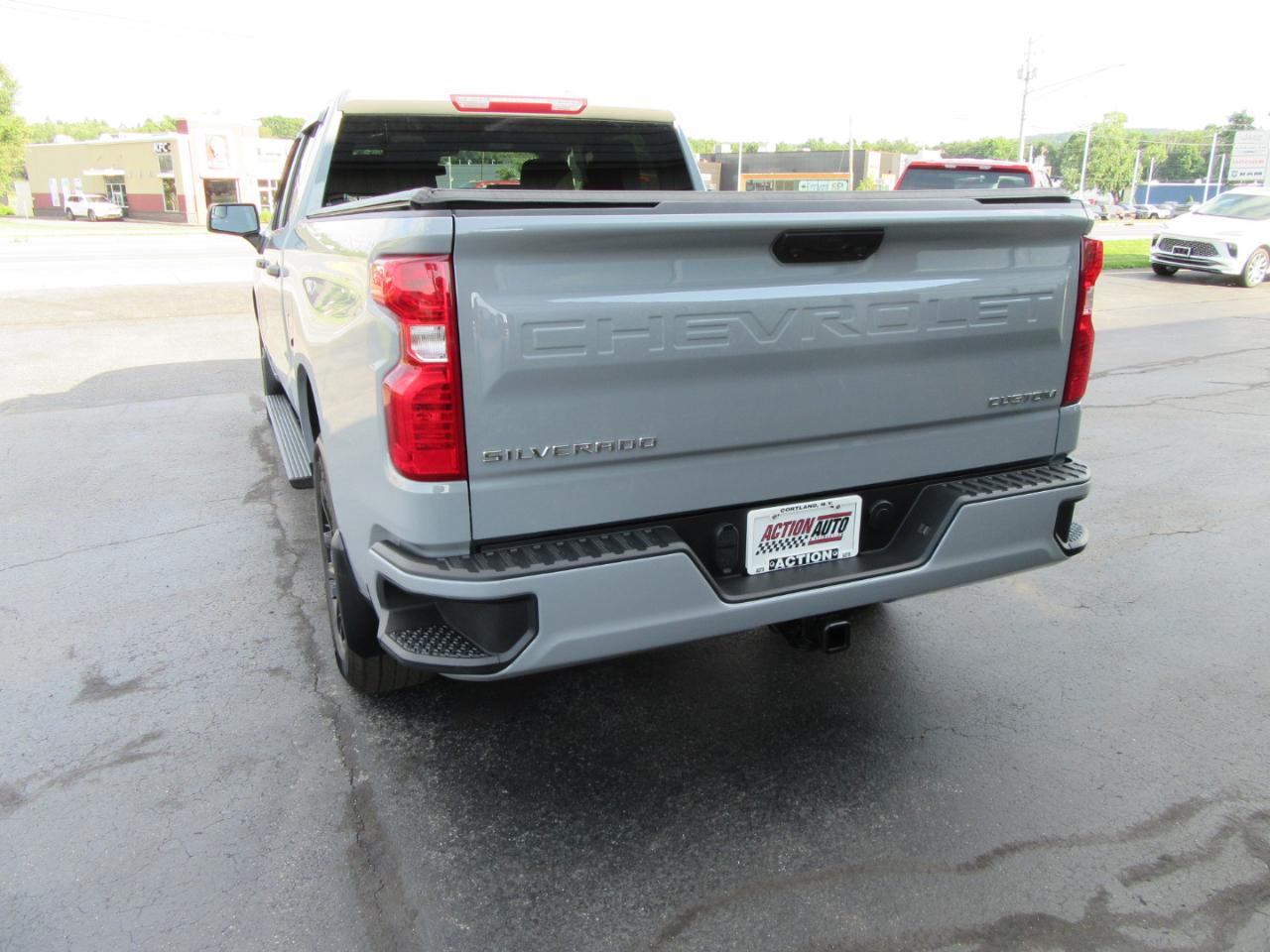 Chevrolet Silverado 1500 Custom Crew Cab 4WD 2024