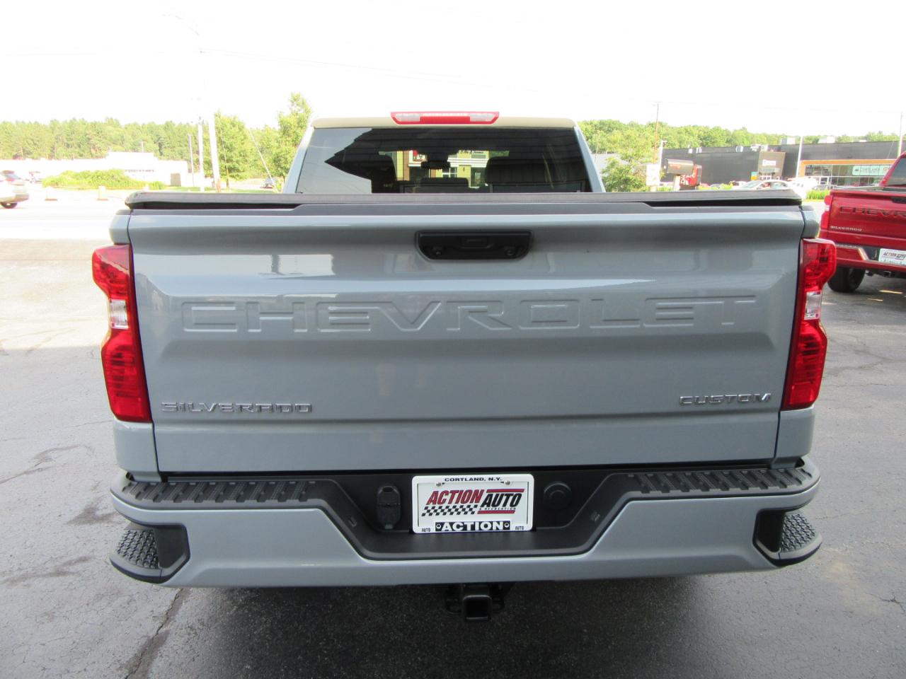 Chevrolet Silverado 1500 Custom Crew Cab 4WD 2024