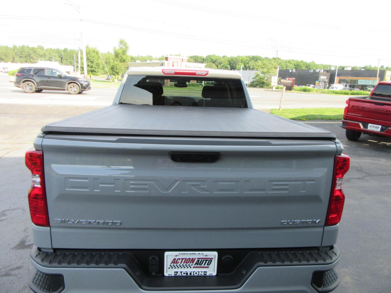 Chevrolet Silverado 1500 Custom Crew Cab 4WD 2024