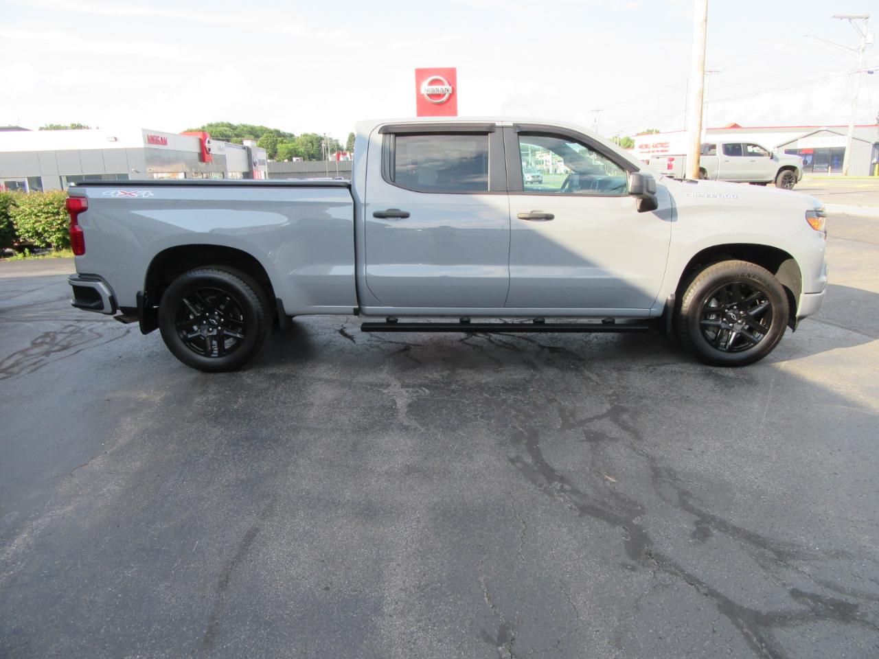 Chevrolet Silverado 1500 Custom Crew Cab 4WD 2024