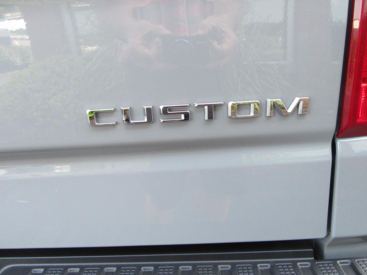 Chevrolet Silverado 1500 Custom Crew Cab 4WD 2024