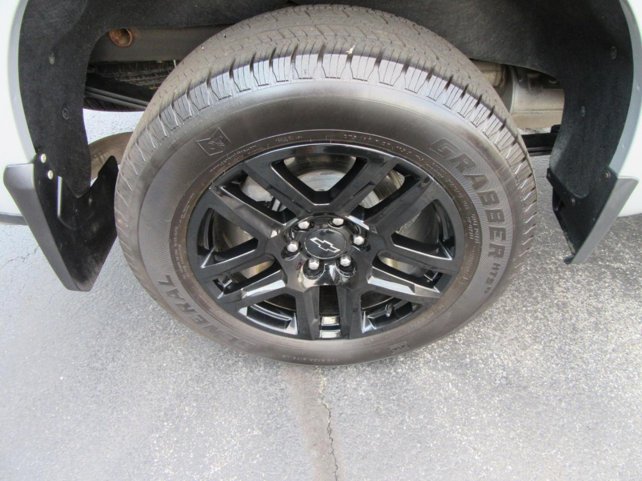 Chevrolet Silverado 1500 Custom Crew Cab 4WD 2024