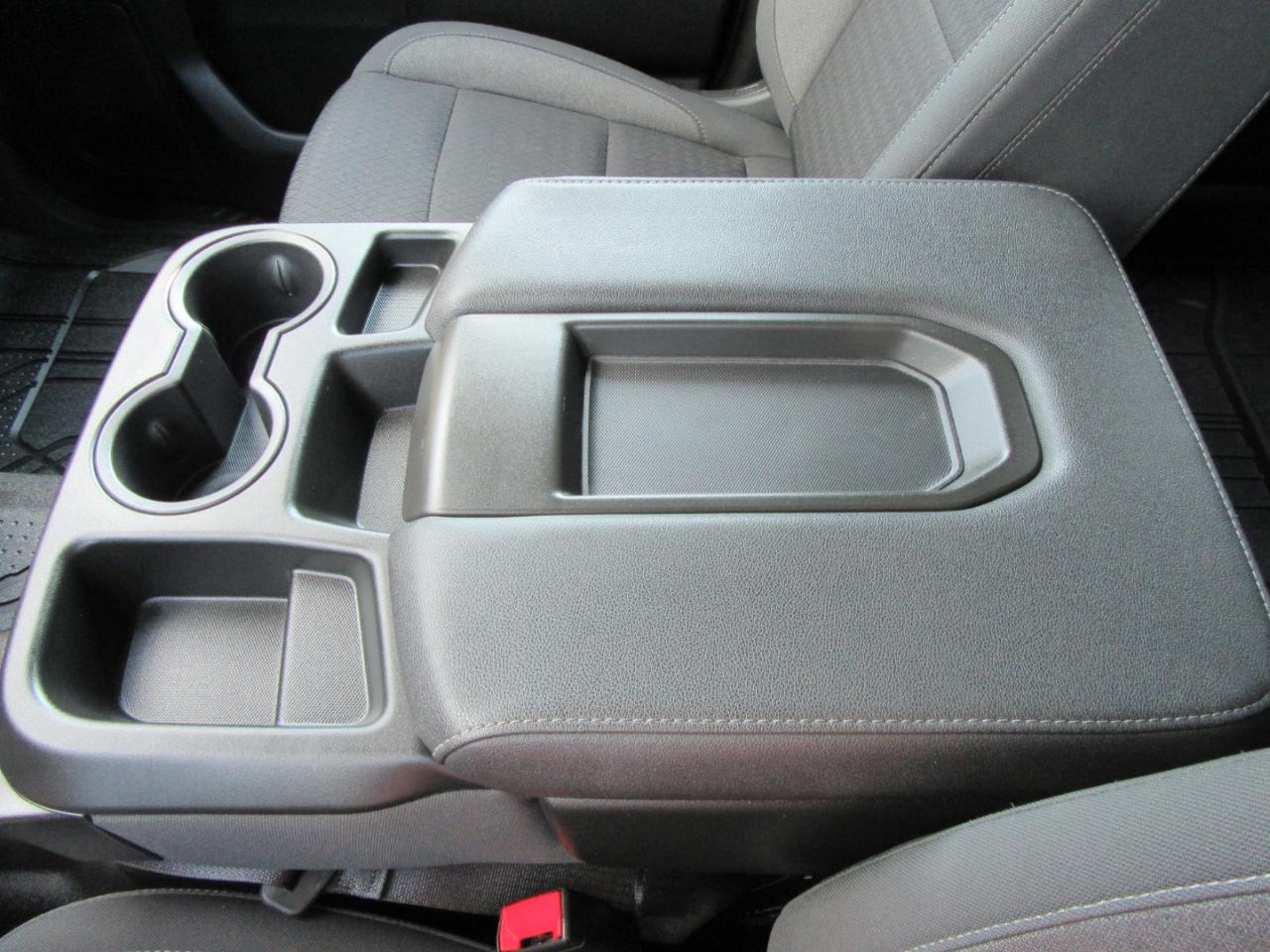 Chevrolet Silverado 1500 Custom Crew Cab 4WD 2024