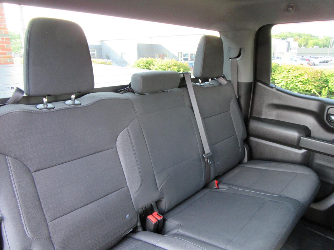 Chevrolet Silverado 1500 Custom Crew Cab 4WD 2024