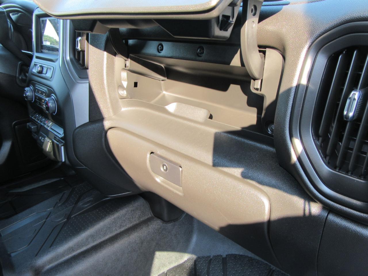 Chevrolet Silverado 1500 Custom Crew Cab 4WD 2024