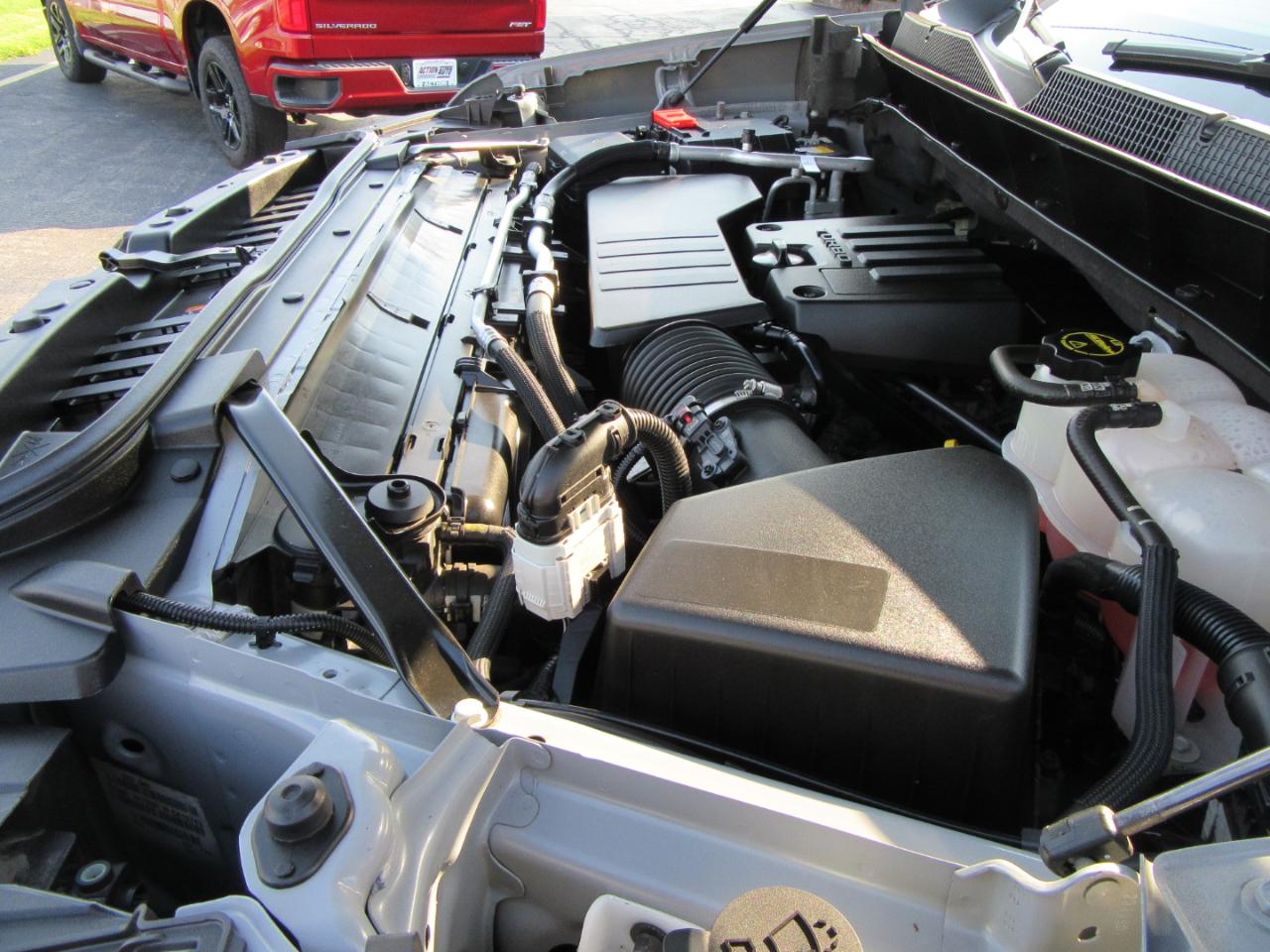 Chevrolet Silverado 1500 Custom Crew Cab 4WD 2024