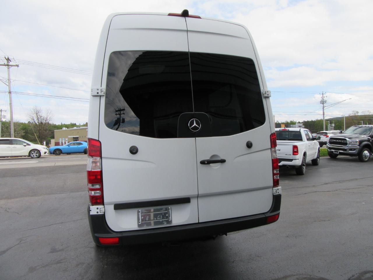 Mercedes-Benz Sprinter 3500 High Roof 170-in. WB EXT 2014
