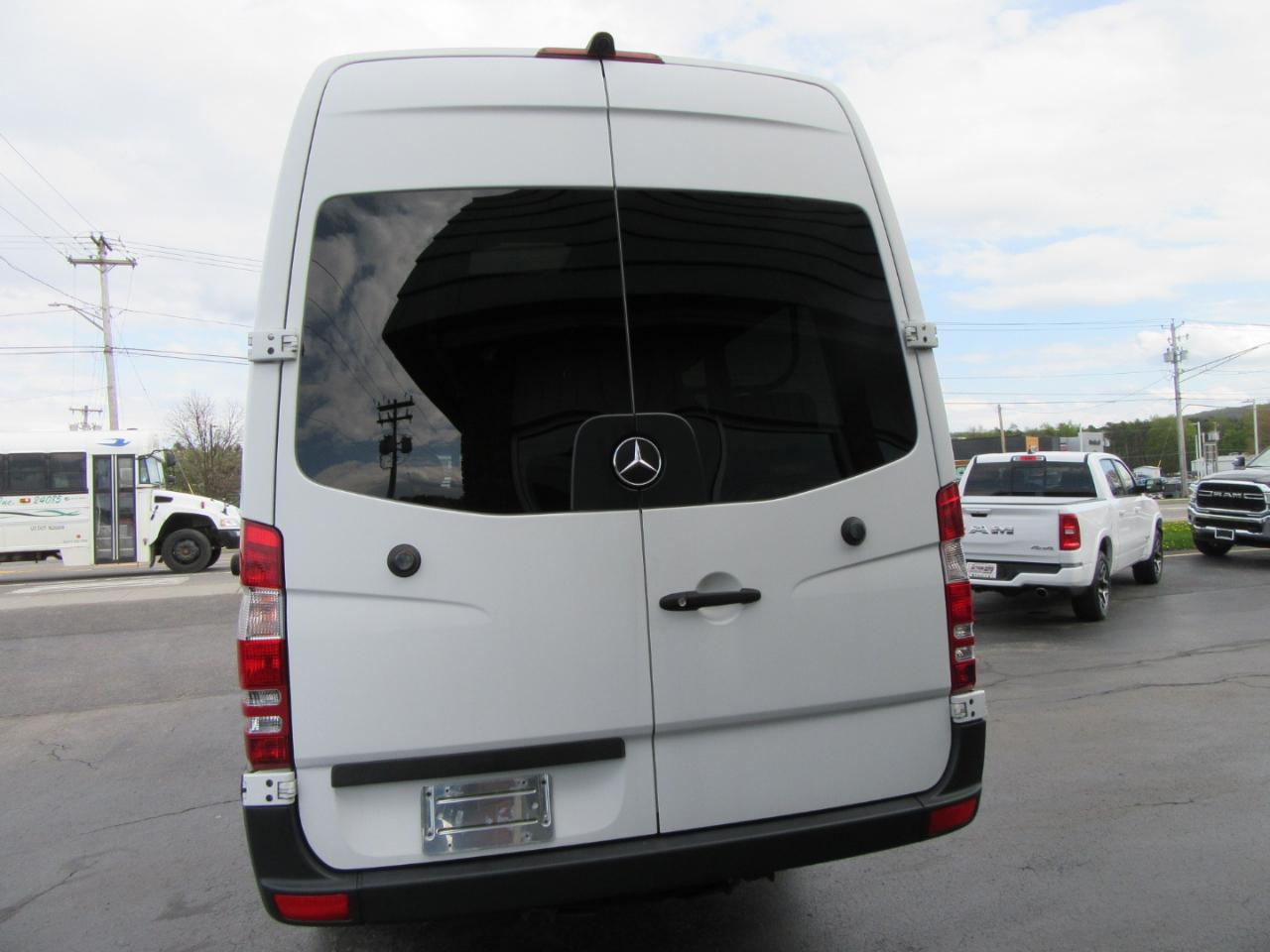 Mercedes-Benz Sprinter 3500 High Roof 170-in. WB EXT 2014