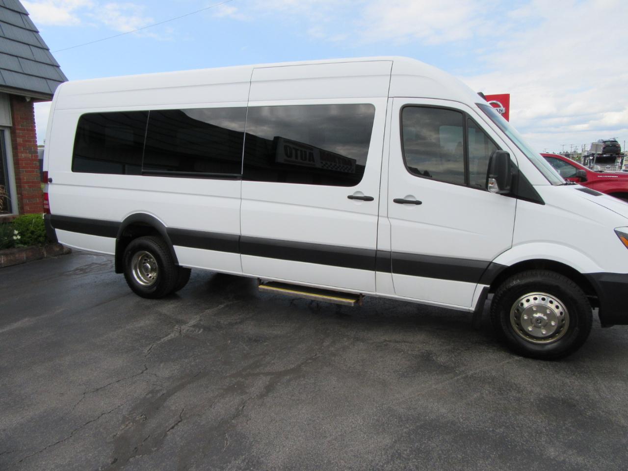 Mercedes-Benz Sprinter 3500 High Roof 170-in. WB EXT 2014