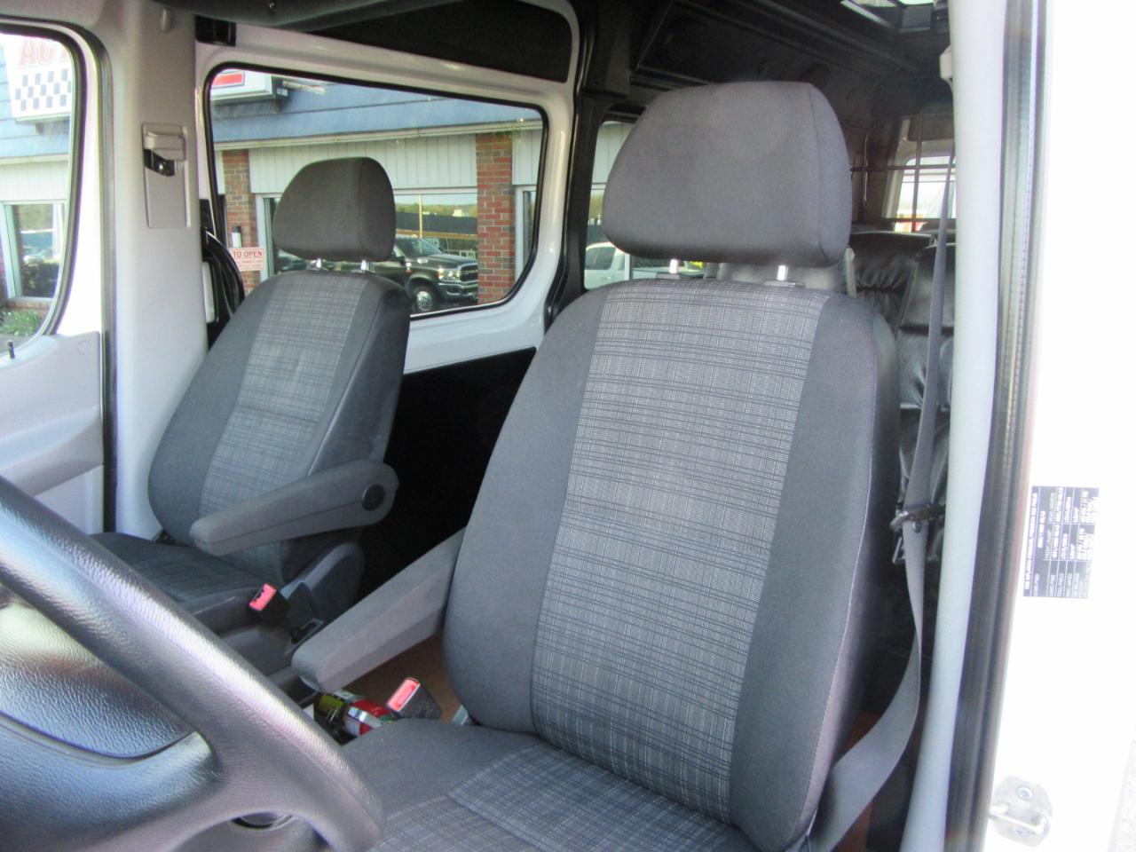 Mercedes-Benz Sprinter 3500 High Roof 170-in. WB EXT 2014