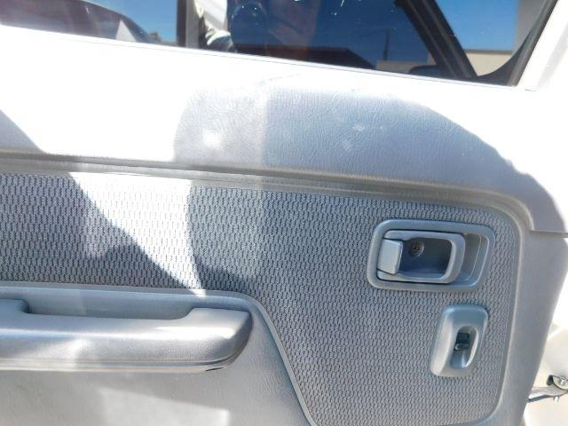 Nissan Frontier 2WD XE Crew Cab V6 Auto Long Bed 2003