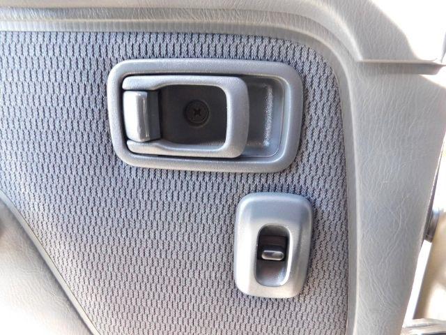 Nissan Frontier 2WD XE Crew Cab V6 Auto Long Bed 2003