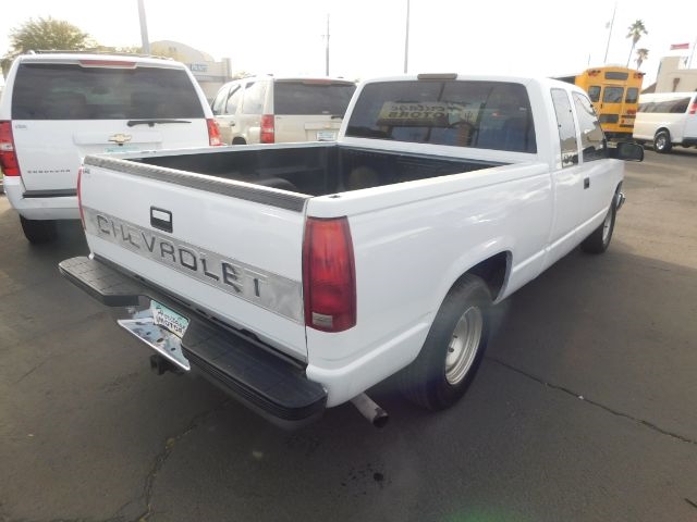 Chevrolet C/K 1500 Ext Cab 141.5" WB 1997